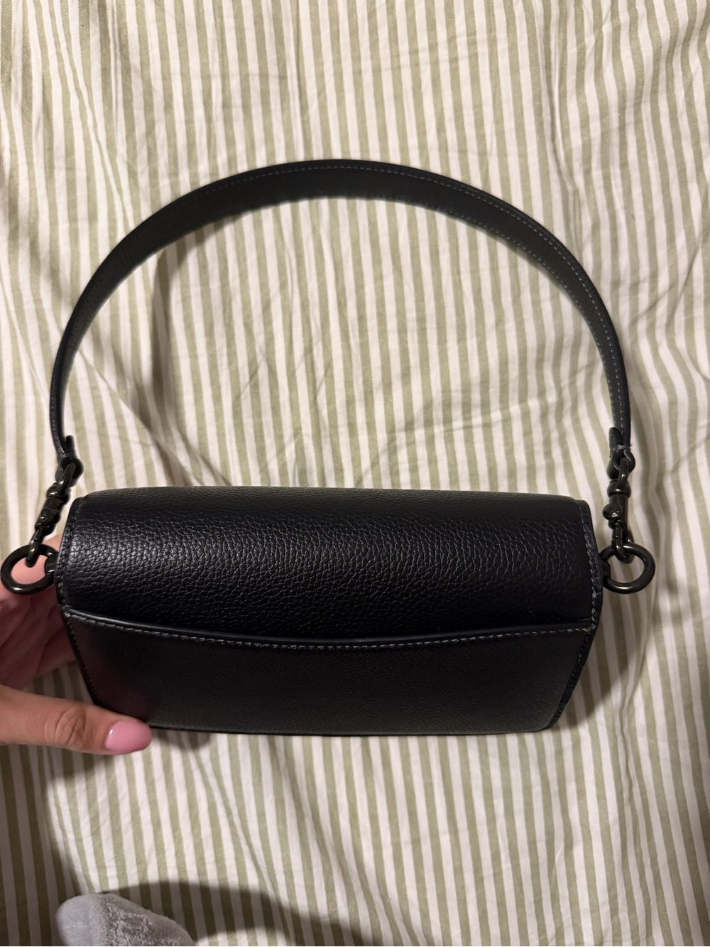 Coach Black Leather Shoulder Bag with Signature 'C' - Picture 5 of 8
